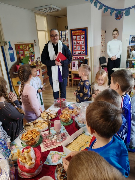 Dani kruha i zahvalnosti za plodove zemlje u našem vrtiću - slika broj: 5